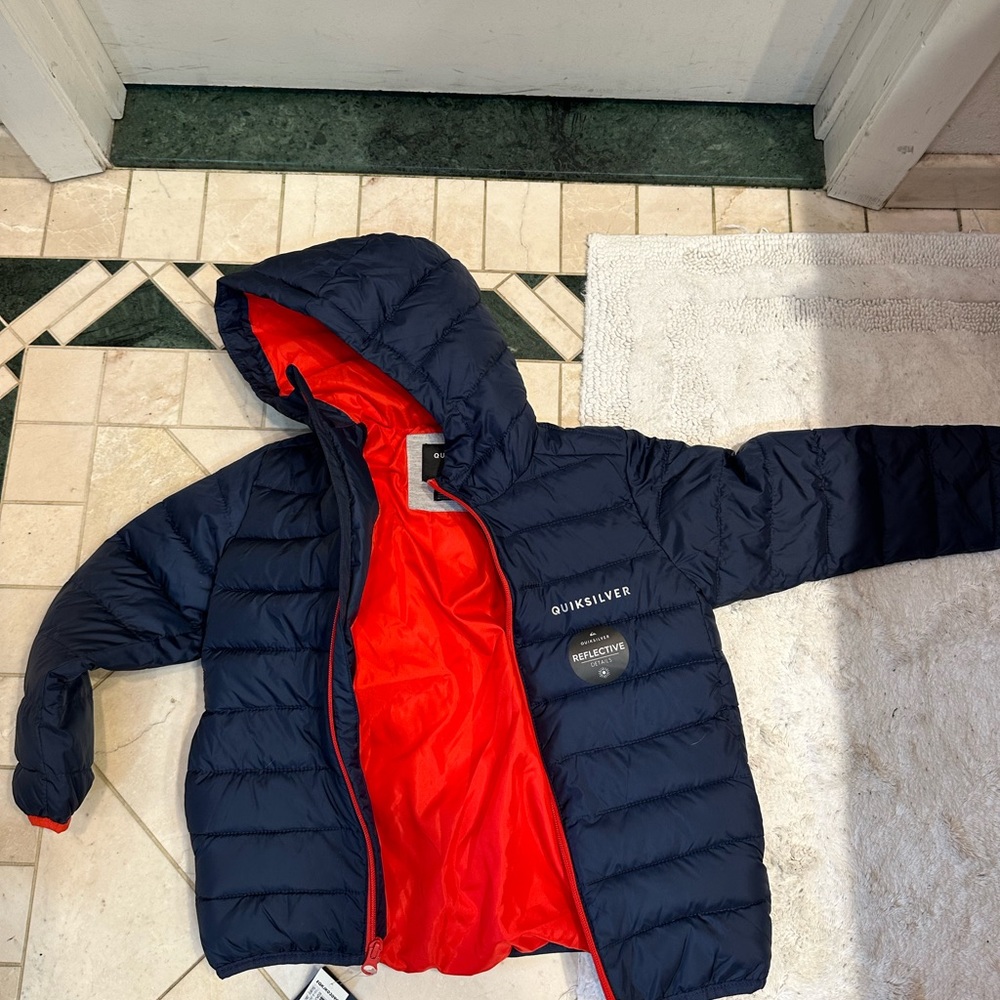 NWOT kids quicksilver puffer jacket coat.  Size 7